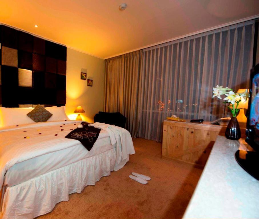 Chara Hotel Бандунг Экстерьер фото
