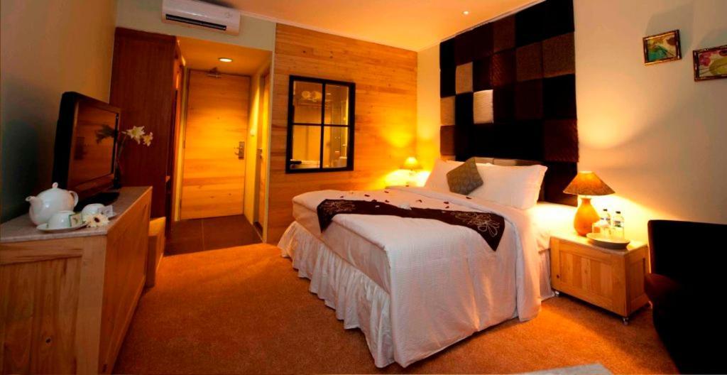 Chara Hotel Бандунг Экстерьер фото