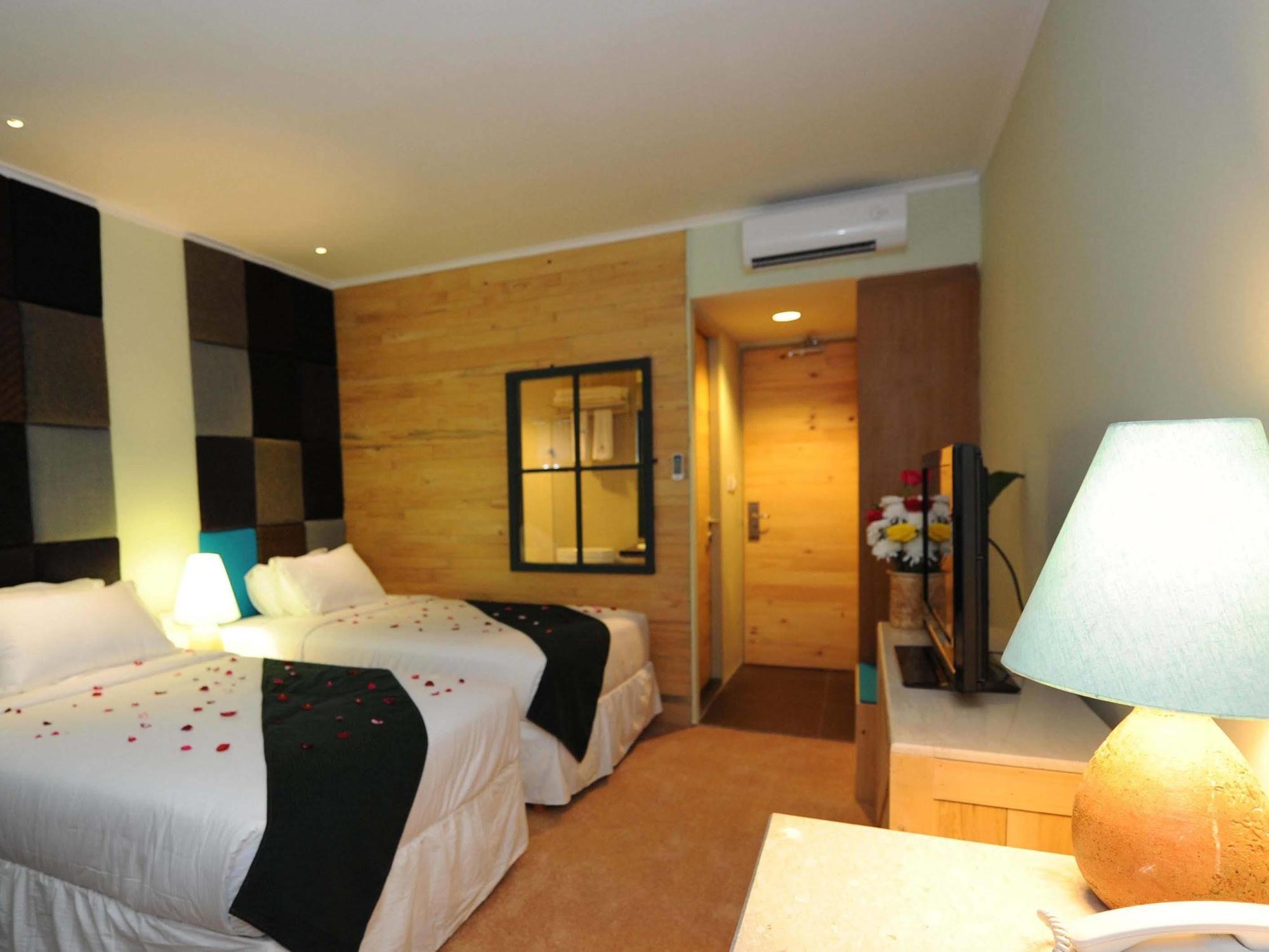 Chara Hotel Бандунг Экстерьер фото