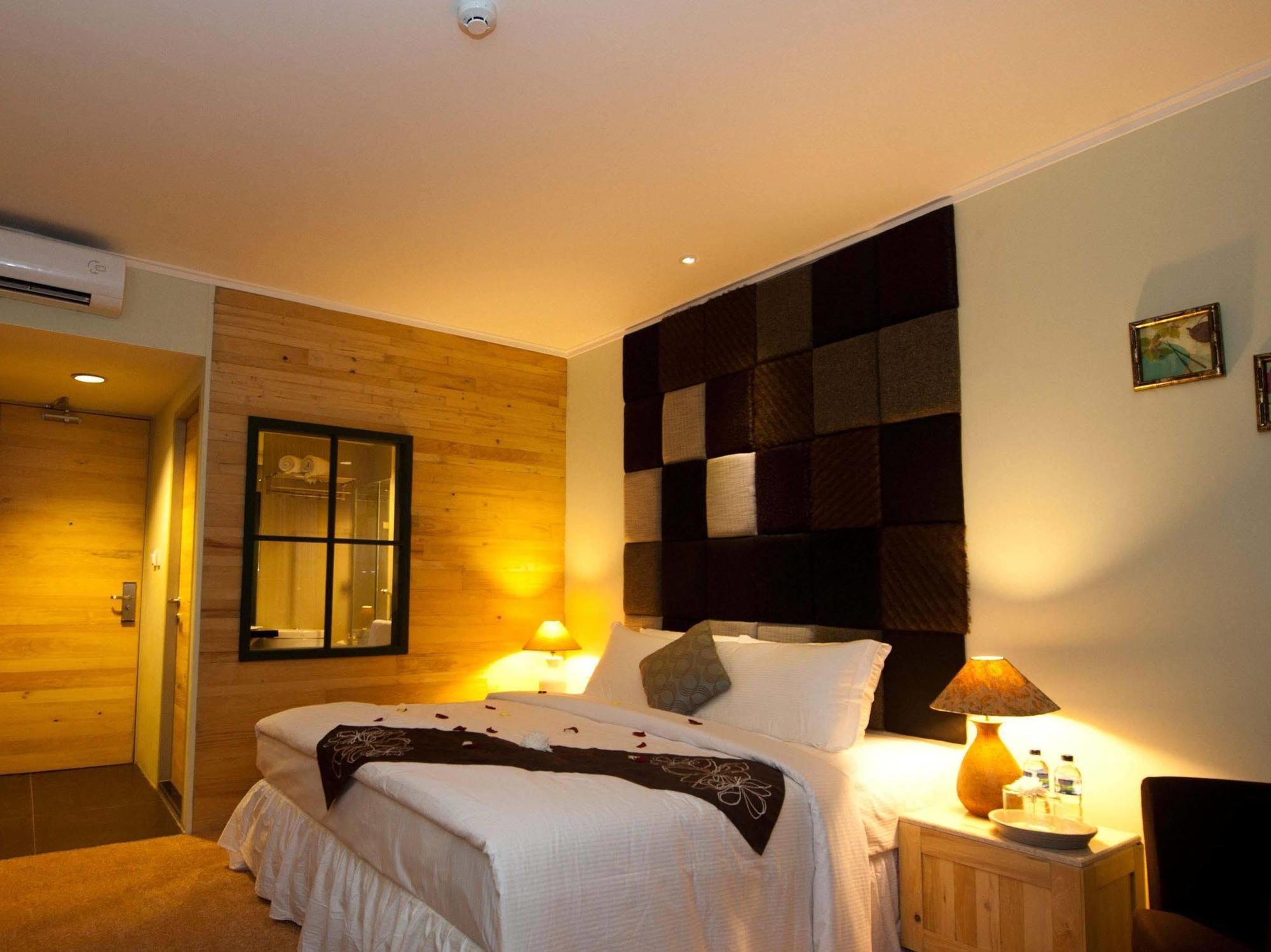 Chara Hotel Бандунг Экстерьер фото