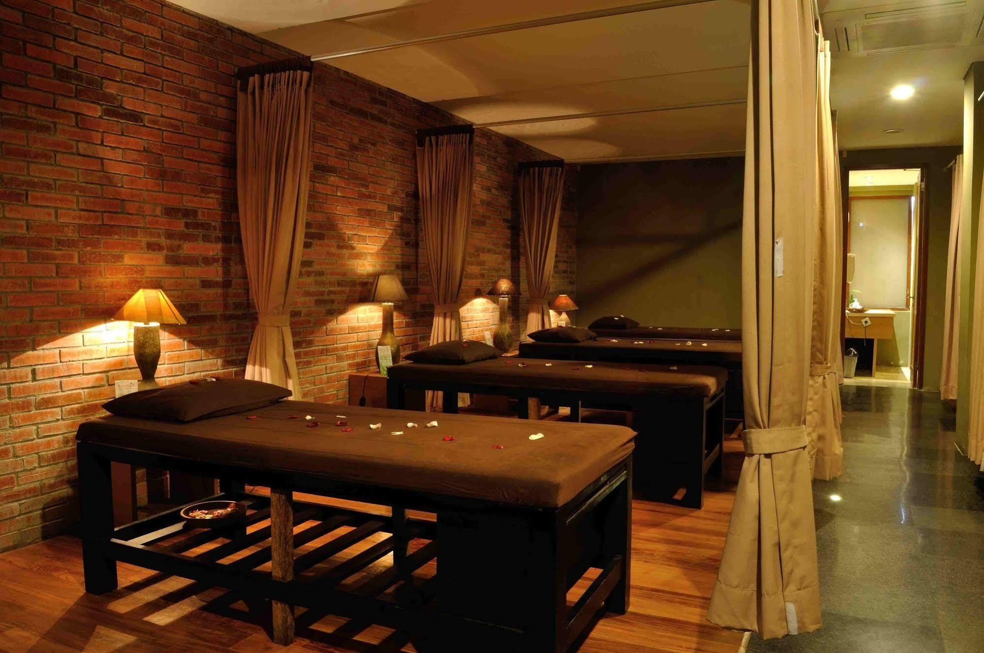 Chara Hotel Бандунг Экстерьер фото